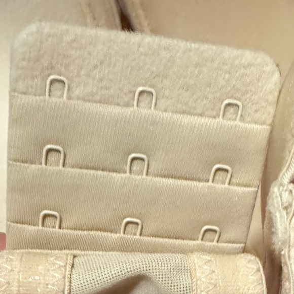 NWT DotVol Strapless Convertable Beige Nude Bra 36 C NEW - Picture 7 of 10